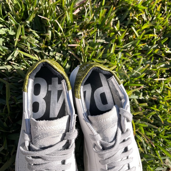 P448 Thea platform sneakers 37white Green Croc Embossed back logo $298 preowned - Picture 9 of 15